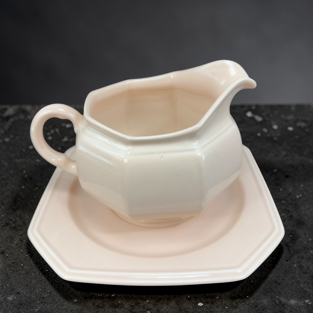 Mikasa English‎ Chintz Peach Bloom Gravy Boat and Underplate Japan Pink Ceramic